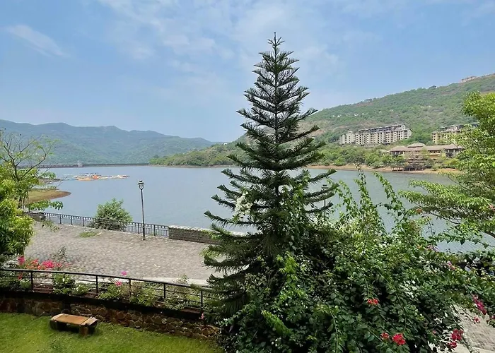 Lake Facing Studio